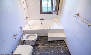 Casa en alquiler en Martínez vías a Libertador