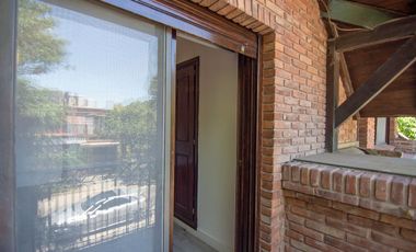 Casa en alquiler en Martínez vías a Libertador