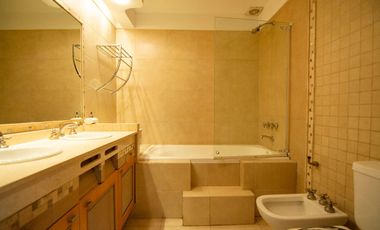 Casa en alquiler en Martínez vías a Libertador