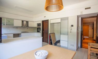 Casa en alquiler en Martínez vías a Libertador