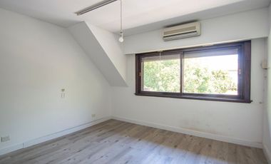 Casa en alquiler en Martínez vías a Libertador