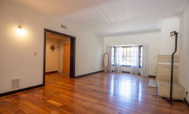 Casa en alquiler en Martínez vías a Libertador