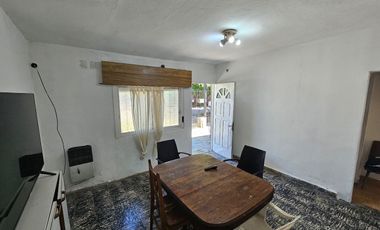 VENTA Casa de 3 ambientes Del Viso - Jardín
