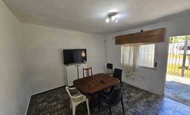 VENTA Casa de 3 ambientes Del Viso - Jardín