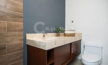 Casa de 2 pisos, 3 recamaras en privada en Conkal Yucatan  Entrega inmediata