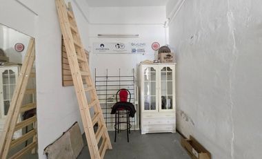 VENTA CASA LOCAL PASO DEL REY 3 AMBIENTES  CREDITO