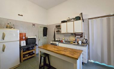 VENTA CASA LOCAL PASO DEL REY 3 AMBIENTES  CREDITO