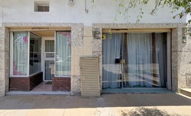 VENTA CASA LOCAL PASO DEL REY 3 AMBIENTES  CREDITO