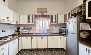 VENTA CASA LOCAL PASO DEL REY 3 AMBIENTES  CREDITO