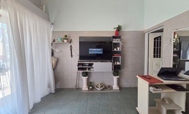 VENTA CASA LOCAL PASO DEL REY 3 AMBIENTES  CREDITO