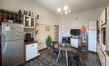 VENTA CASA LOCAL PASO DEL REY 3 AMBIENTES  CREDITO