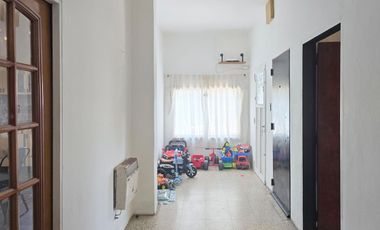 VENTA CASA LOCAL PASO DEL REY 3 AMBIENTES  CREDITO