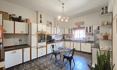 VENTA CASA LOCAL PASO DEL REY 3 AMBIENTES  CREDITO