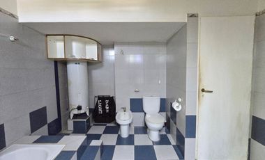 VENTA CASA LOCAL PASO DEL REY 3 AMBIENTES  CREDITO