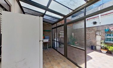 VENTA CASA 6 AMB V.DOMINICO CON PATIO Y GARAJE