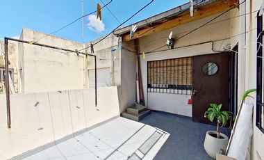 VENTA CASA 6 AMB V.DOMINICO CON PATIO Y GARAJE