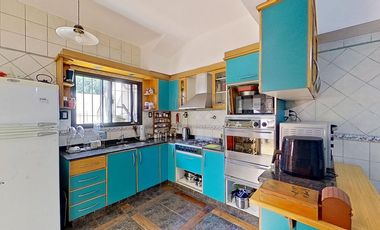 VENTA CASA 6 AMB V.DOMINICO CON PATIO Y GARAJE