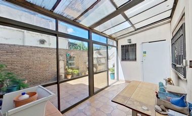 VENTA CASA 6 AMB V.DOMINICO CON PATIO Y GARAJE