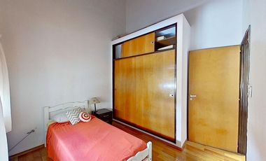 VENTA CASA 6 AMB V.DOMINICO CON PATIO Y GARAJE
