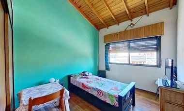 VENTA CASA 6 AMB V.DOMINICO CON PATIO Y GARAJE