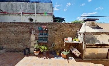 VENTA CASA 6 AMB V.DOMINICO CON PATIO Y GARAJE