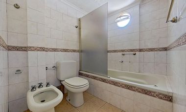 VENTA CASA 6 AMB V.DOMINICO CON PATIO Y GARAJE