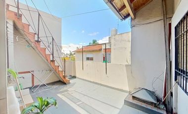 VENTA CASA 6 AMB V.DOMINICO CON PATIO Y GARAJE