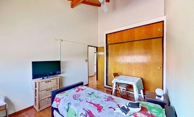 VENTA CASA 6 AMB V.DOMINICO CON PATIO Y GARAJE