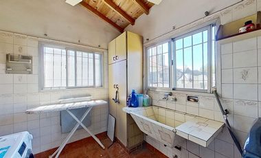 VENTA CASA 6 AMB V.DOMINICO CON PATIO Y GARAJE