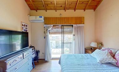 VENTA CASA 6 AMB V.DOMINICO CON PATIO Y GARAJE