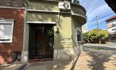 CASA EN VENTA 3 AMBIENTES EN MUNRO! OPORTUNIDAD!