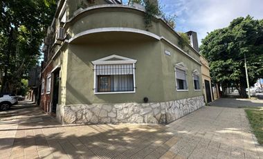 CASA EN VENTA 3 AMBIENTES EN MUNRO! OPORTUNIDAD!