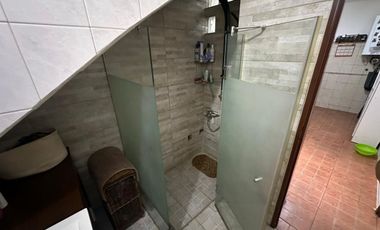 CASA EN VENTA 3 AMBIENTES EN MUNRO! OPORTUNIDAD!