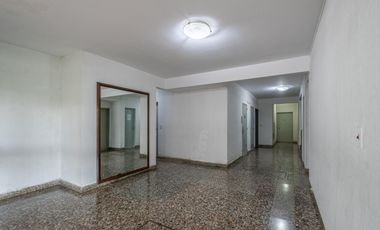 Venta Departamento 3 dormitorios, 4 ambientes con espacio guarda coche. Infico, San Fernando