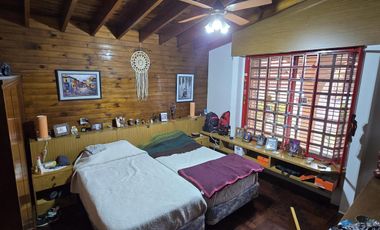 Casa 3 ambientes terreno de 370 m2 a media Cuadra Plaz