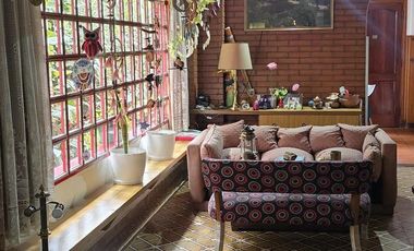 Casa 3 ambientes terreno de 370 m2 a media Cuadra Plaz