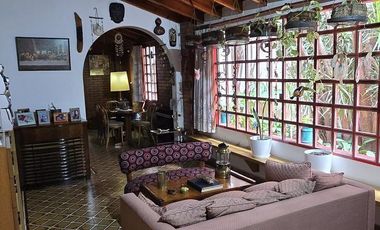 Casa 3 ambientes terreno de 370 m2 a media Cuadra Plaz