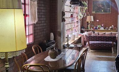 Casa 3 ambientes terreno de 370 m2 a media Cuadra Plaz