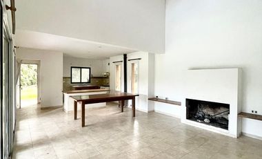 CASA 4 AMBIENTES EN VENTA, BARRIO SANTA BRIGIDA, LOS CARDALES