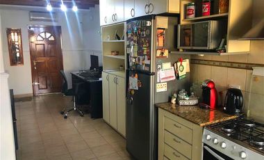 Hermosa casa al frente, tipo PH, Lanus Este, EXCELENTE UBICACIÓN