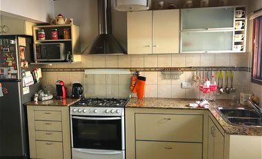 Hermosa casa al frente, tipo PH, Lanus Este, EXCELENTE UBICACIÓN