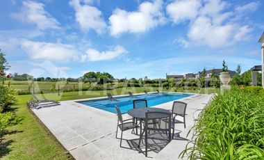 Casa en venta de 4 dormitorios en Haras Santa María, Escobar