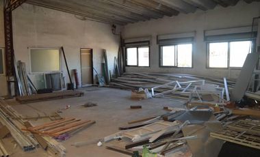 Establecimiento Industrial de 1100 m2 cub. - VENDIDO