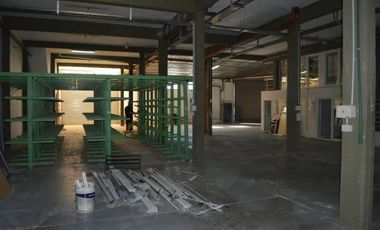 Establecimiento Industrial de 1100 m2 cub. - VENDIDO