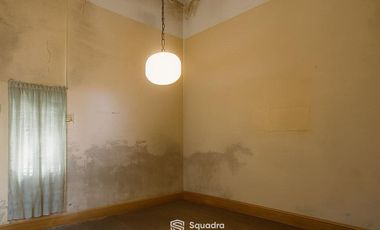 VENTA | PERMUTA - Casa de 3 dormitorios al frente, a reciclar con cochera - Abasto, Rosario.