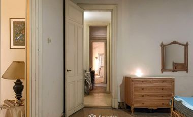 VENTA | PERMUTA - Casa de 3 dormitorios al frente, a reciclar con cochera - Abasto, Rosario.