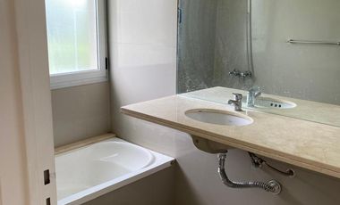 Marinas del Canal, 3 ambientes dormitorio en suite, 2 cocheras, baulera y jardín con vista al rio