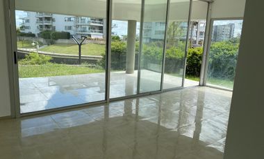 Marinas del Canal, 3 ambientes dormitorio en suite, 2 cocheras, baulera y jardín con vista al rio