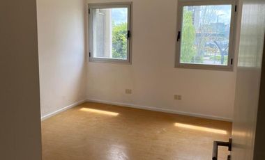 Marinas del Canal, 3 ambientes dormitorio en suite, 2 cocheras, baulera y jardín con vista al rio