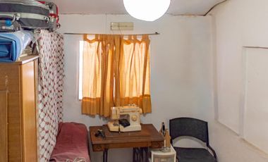 VENTA CASA 5 AMB, CON PATIO Y COCHERA EN LANUS ESTE